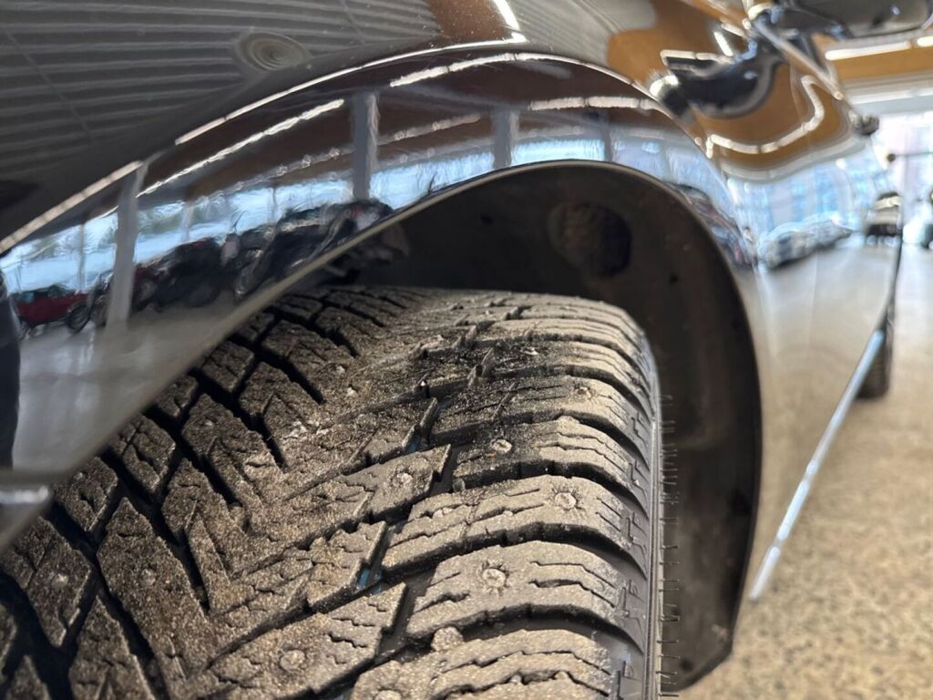 Mercedes-Benz E 2022 Musta