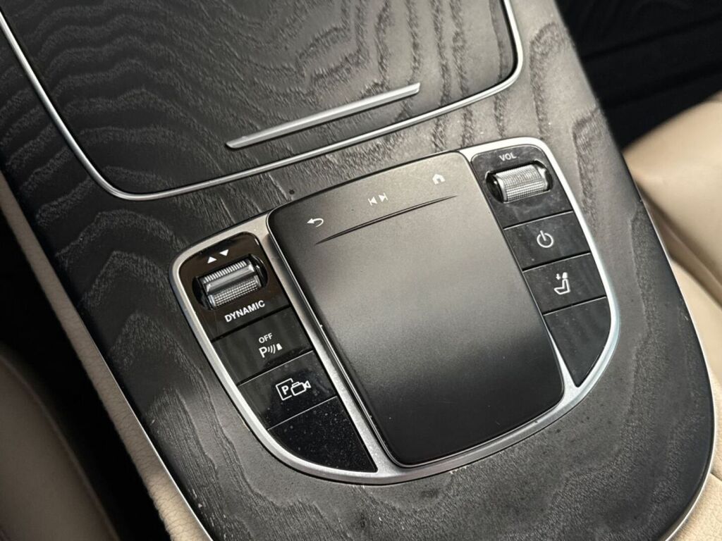 Mercedes-Benz E 2022 Musta