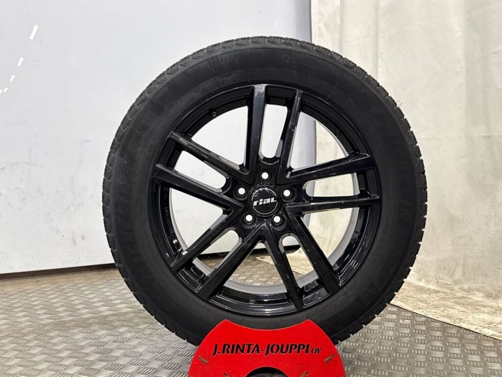 Skoda Enyaq 2023 Vihreä
