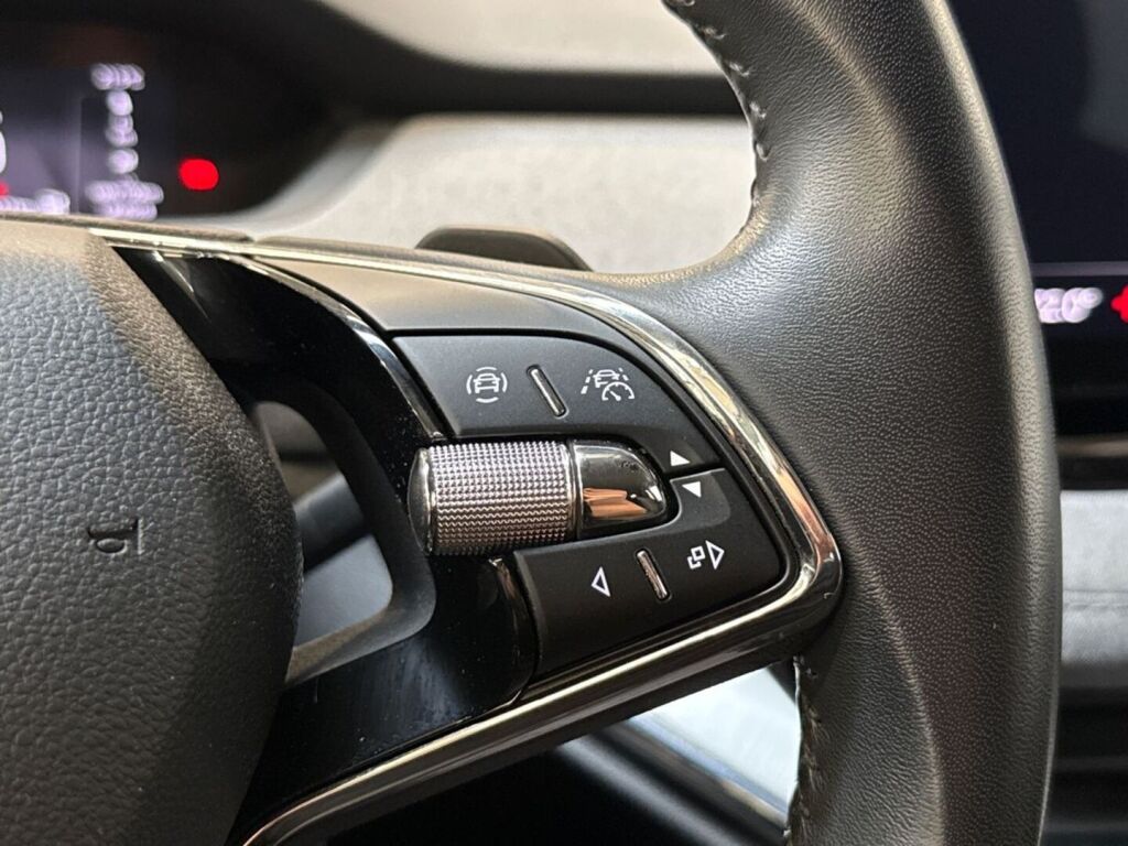 Skoda Enyaq 2023 Vihreä