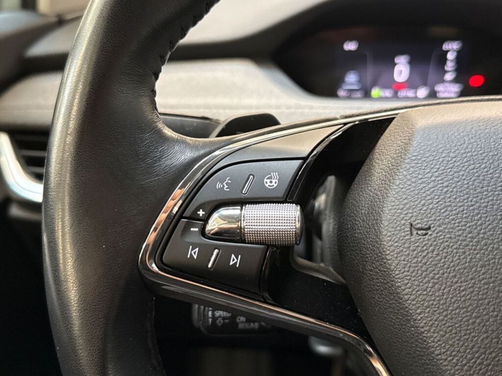 Skoda Enyaq 2023 Vihreä