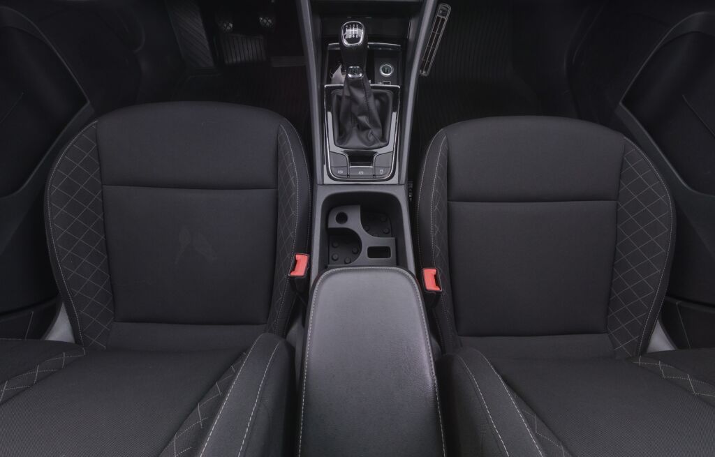 Skoda Karoq 2019 Valkoinen