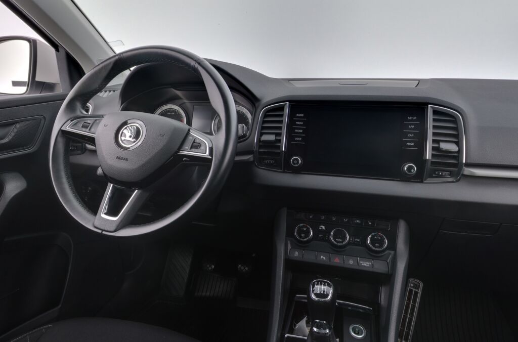 Skoda Karoq 2019 Valkoinen
