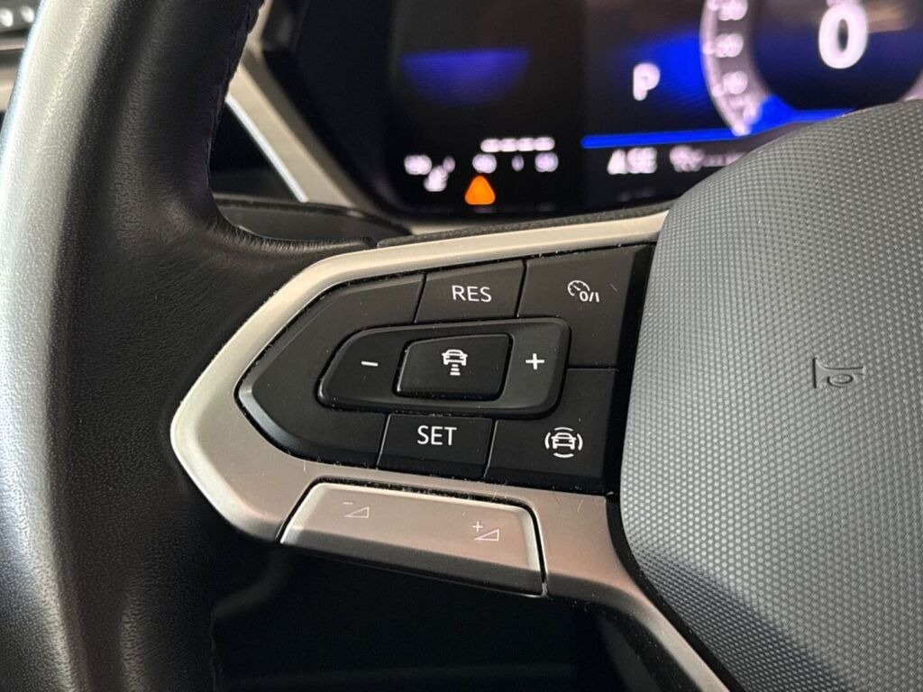 Volkswagen Touran 2023 Harmaa