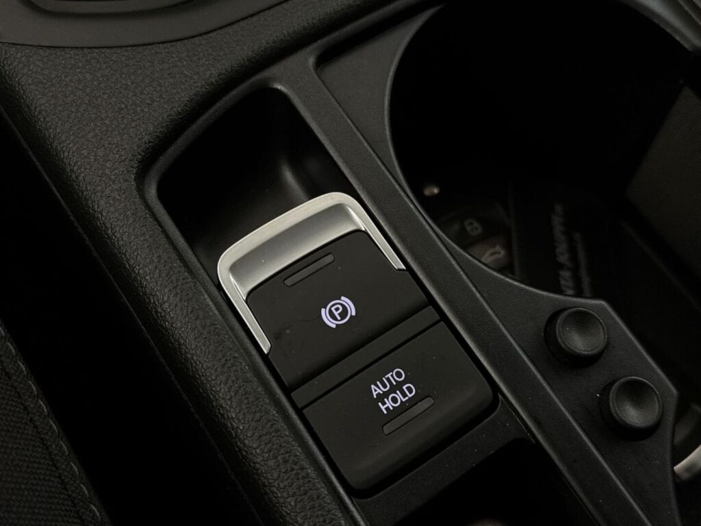 Volkswagen Touran 2023 Harmaa