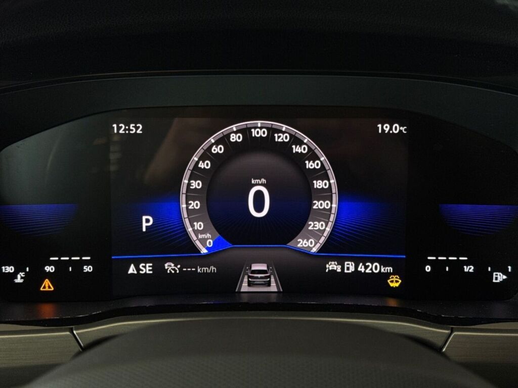 Volkswagen Touran 2023 Harmaa