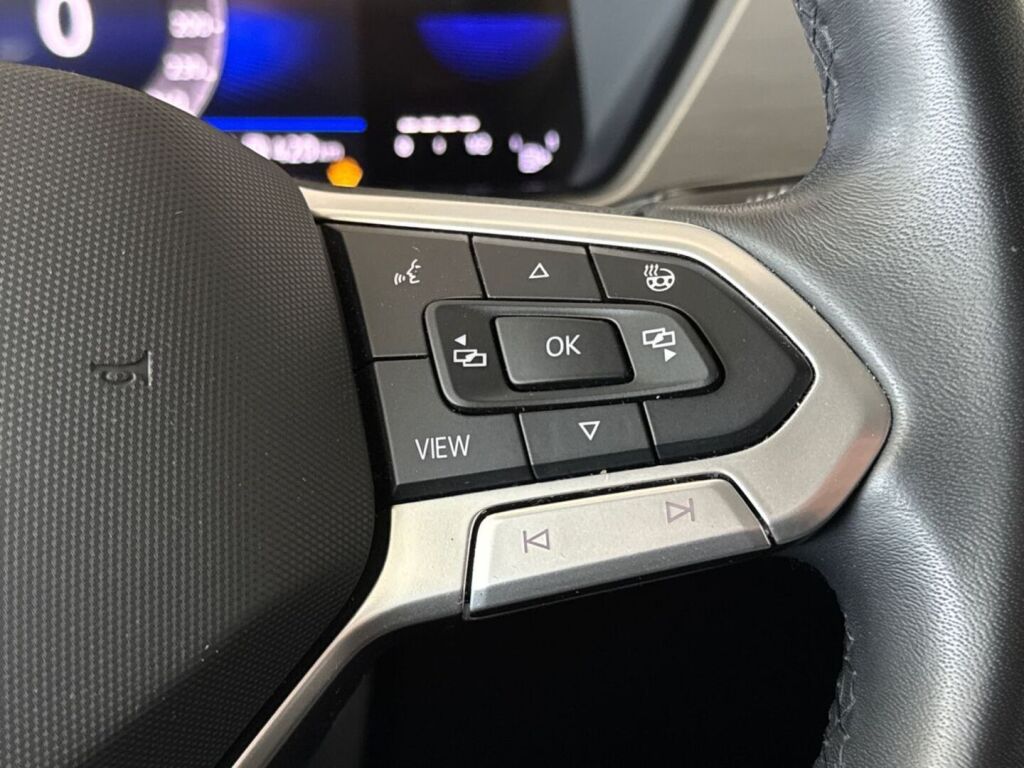 Volkswagen Touran 2023 Harmaa