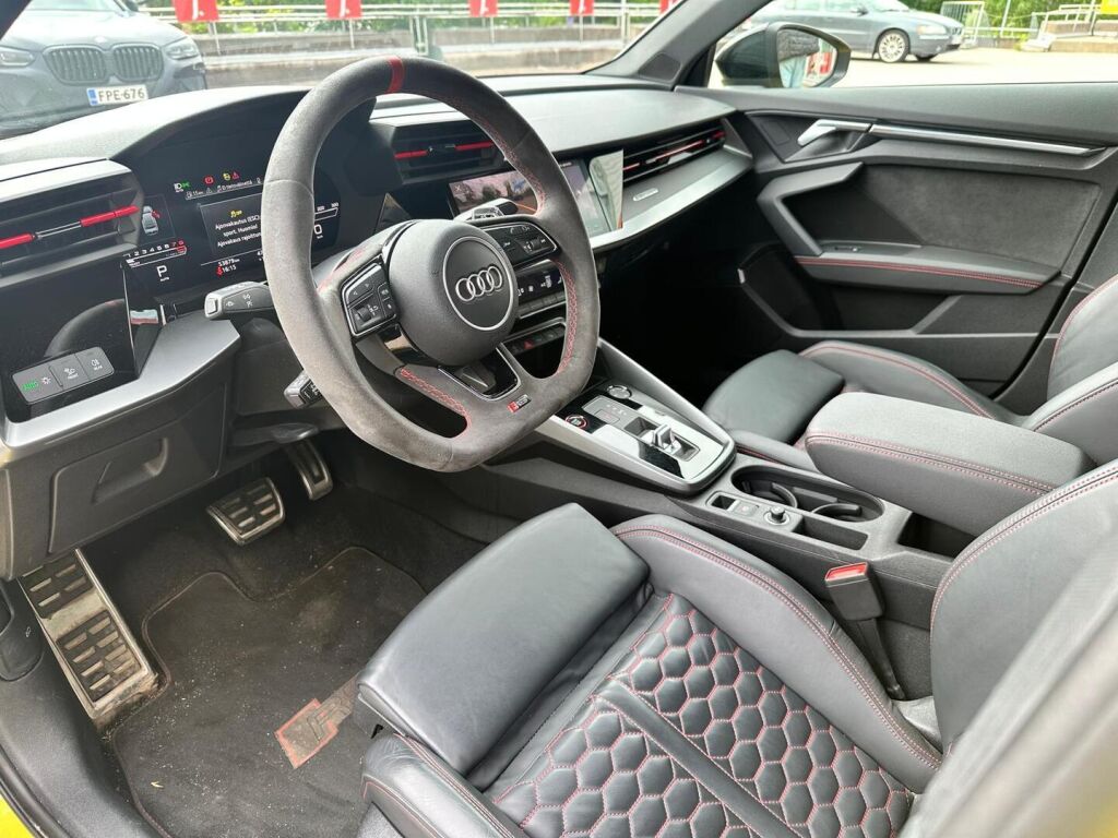 Audi RS 3 2023 Keltainen