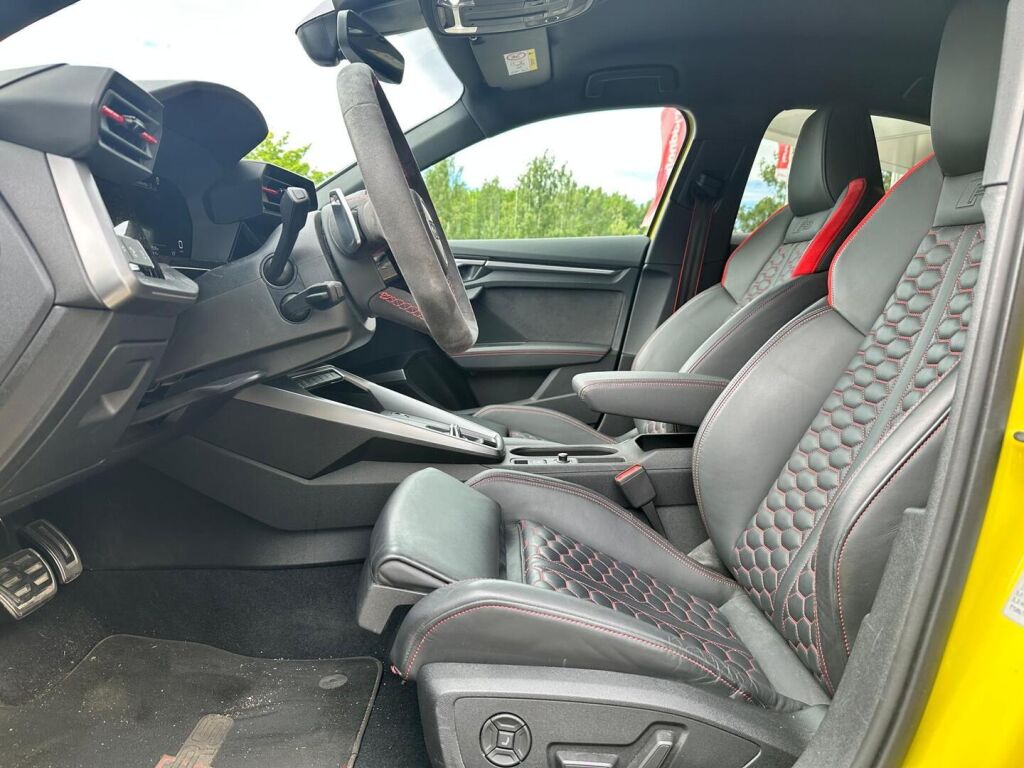 Audi RS 3 2023 Keltainen