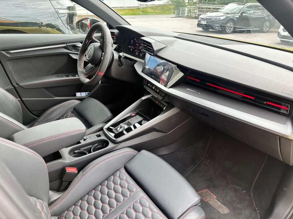 Audi RS 3 2023 Keltainen