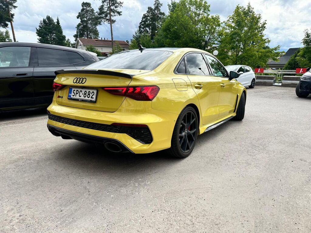 Audi RS 3 2023 Keltainen