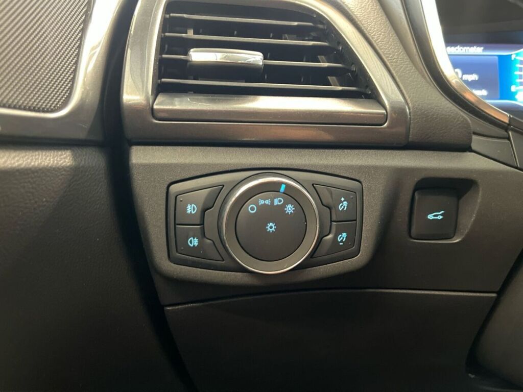Ford Mondeo 2020 Musta