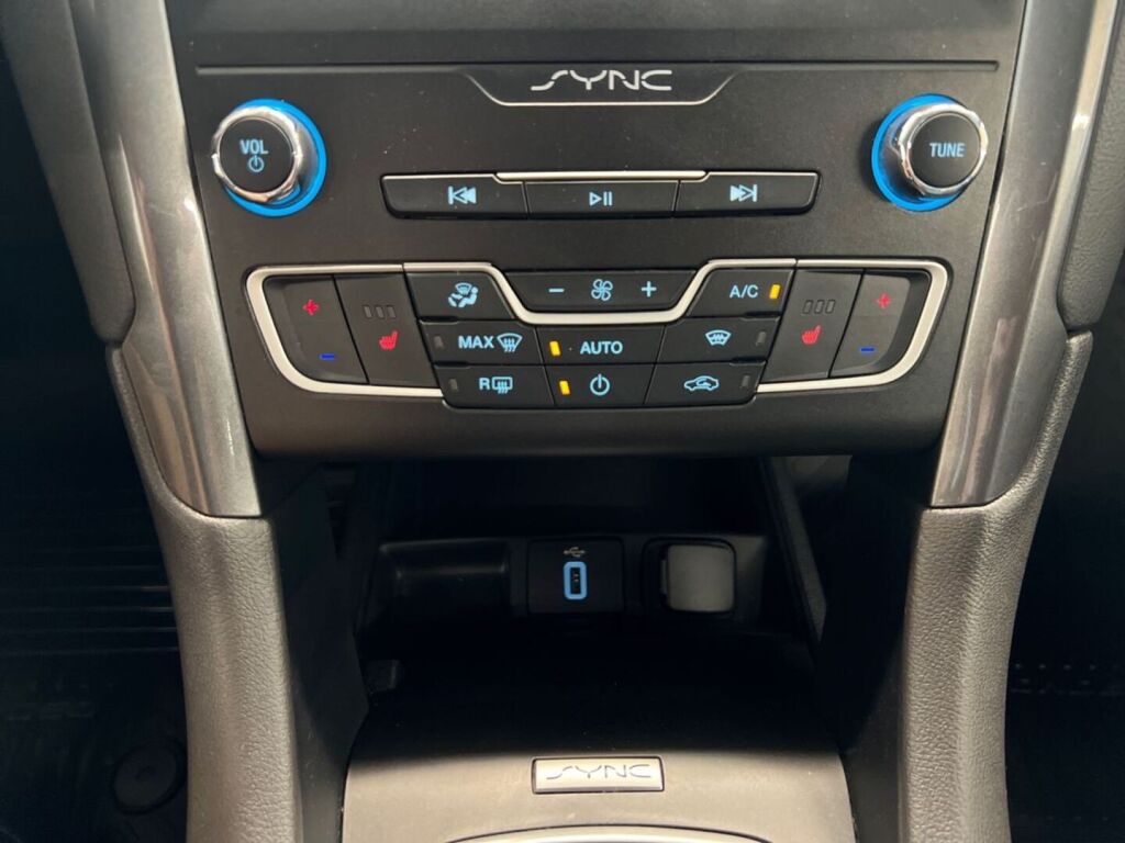 Ford Mondeo 2020 Musta