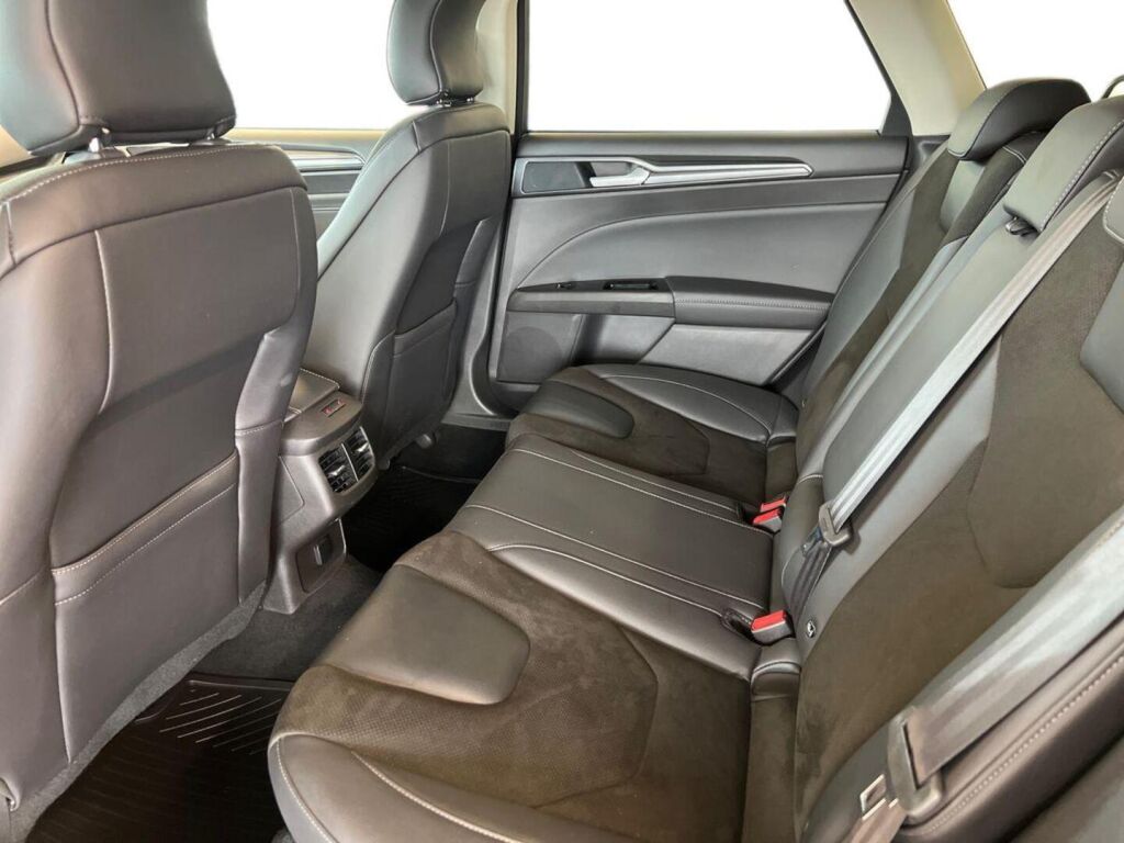 Ford Mondeo 2020 Musta