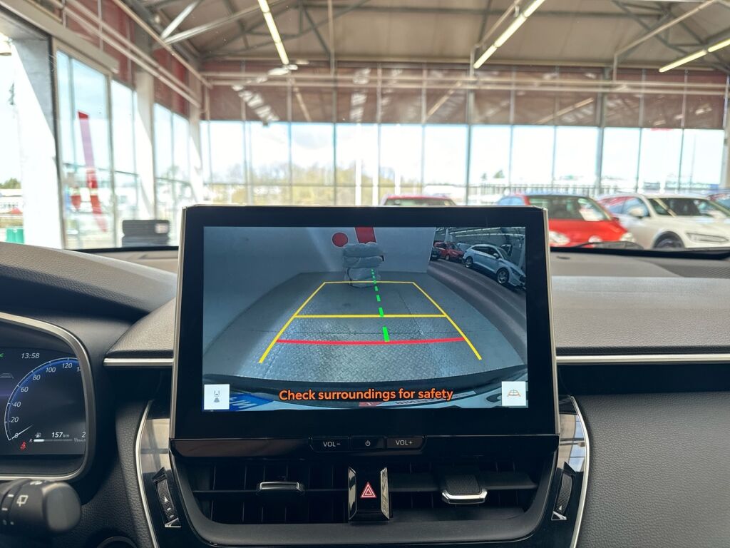 Toyota Corolla Cross 2023 Musta