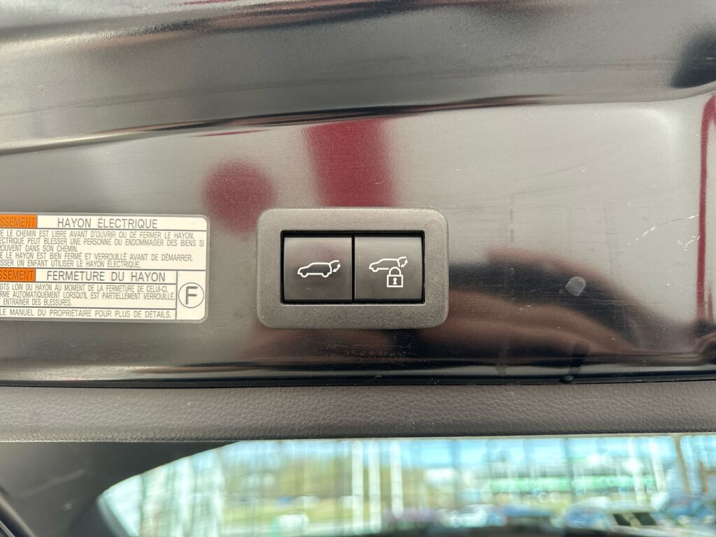 Toyota Corolla Cross 2023 Musta