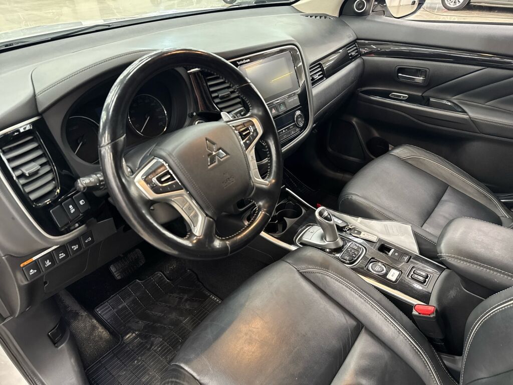 Mitsubishi Outlander PHEV 2018 Valkoinen