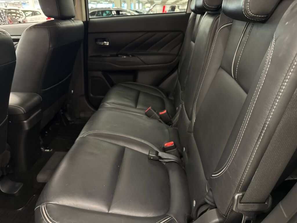 Mitsubishi Outlander PHEV 2018 Valkoinen