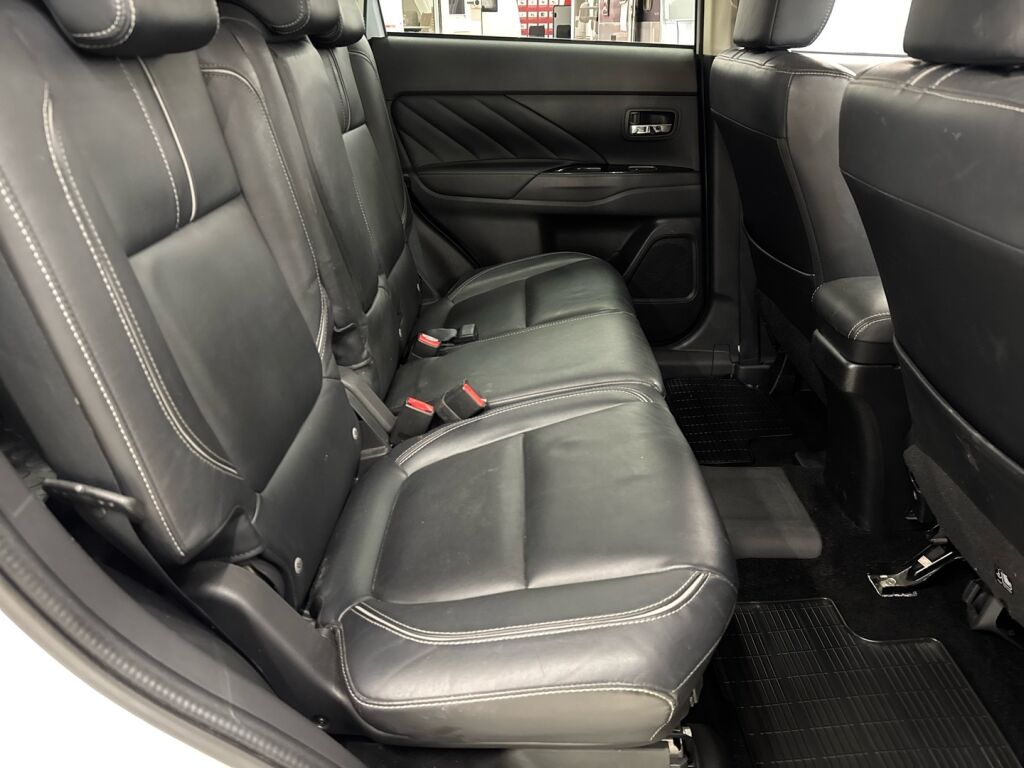 Mitsubishi Outlander PHEV 2018 Valkoinen