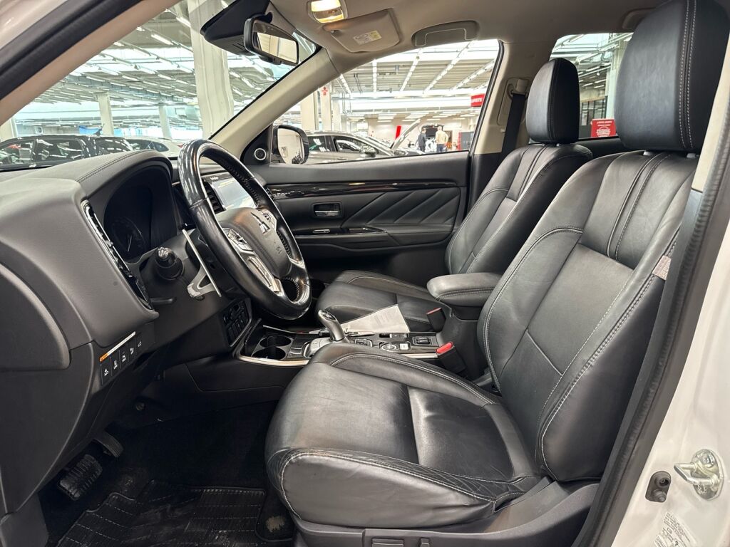 Mitsubishi Outlander PHEV 2018 Valkoinen