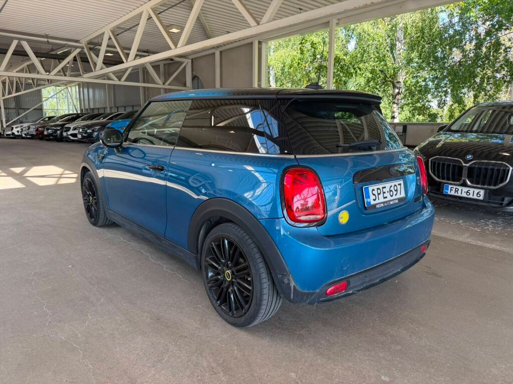 Mini Hatchback 2022 Sininen