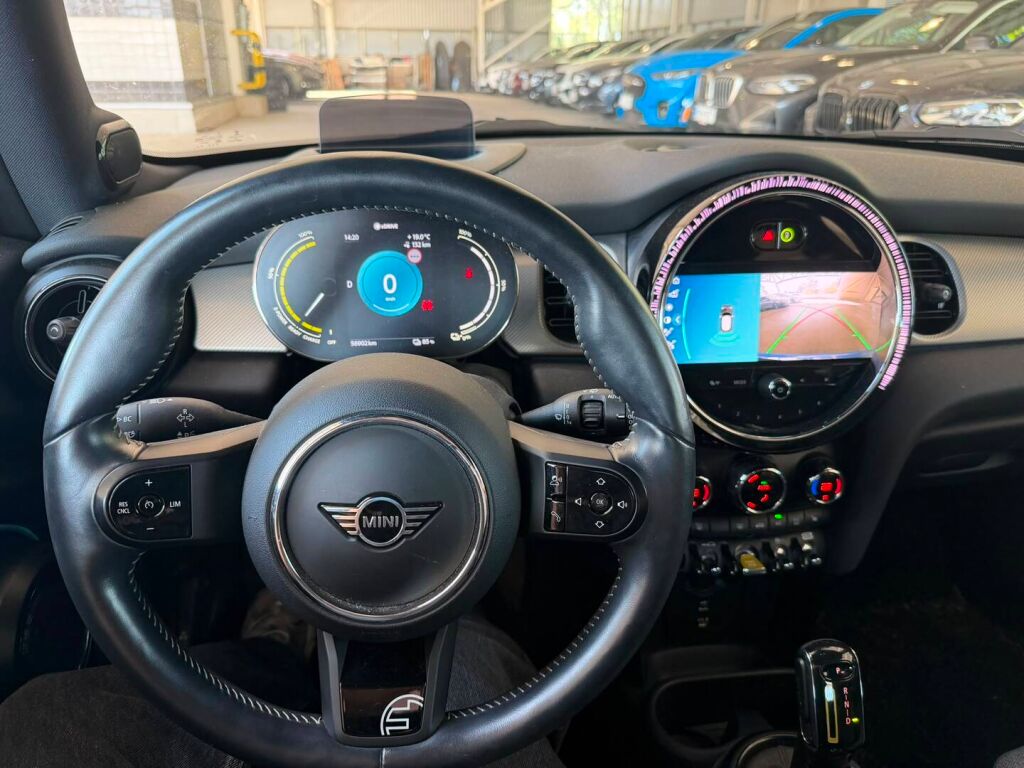 Mini Hatchback 2022 Sininen
