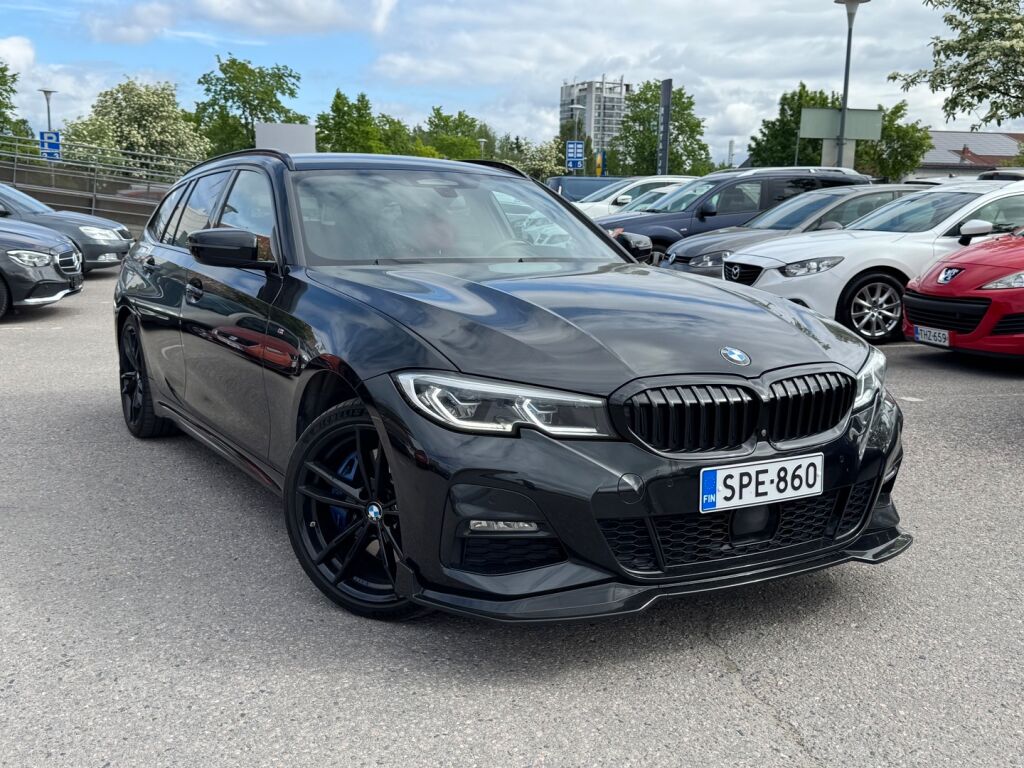 BMW 330 2021 Musta