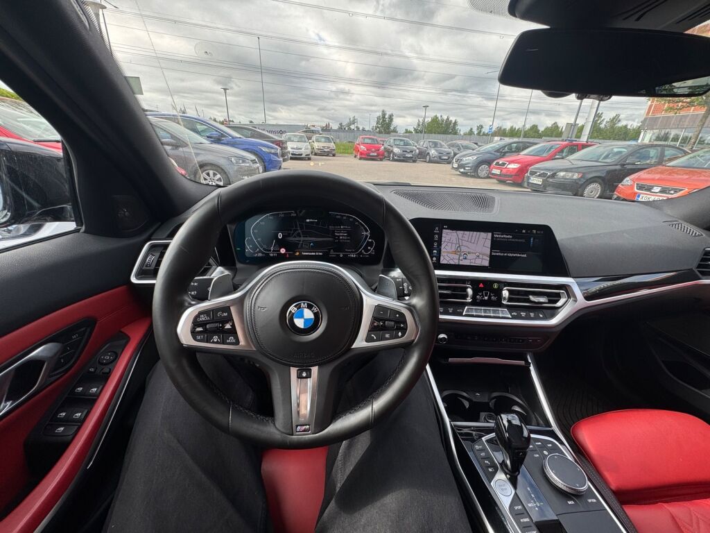 BMW 330 2021 Musta