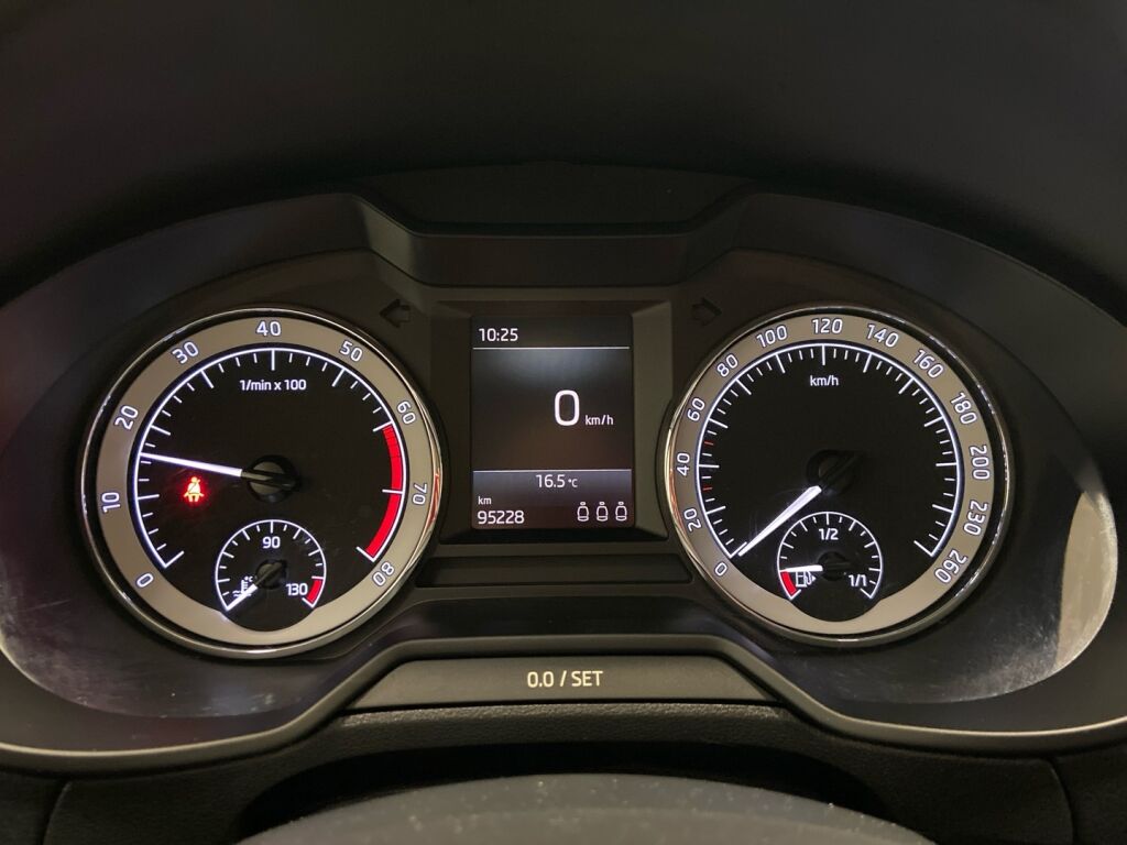 Skoda Octavia 2020 Musta