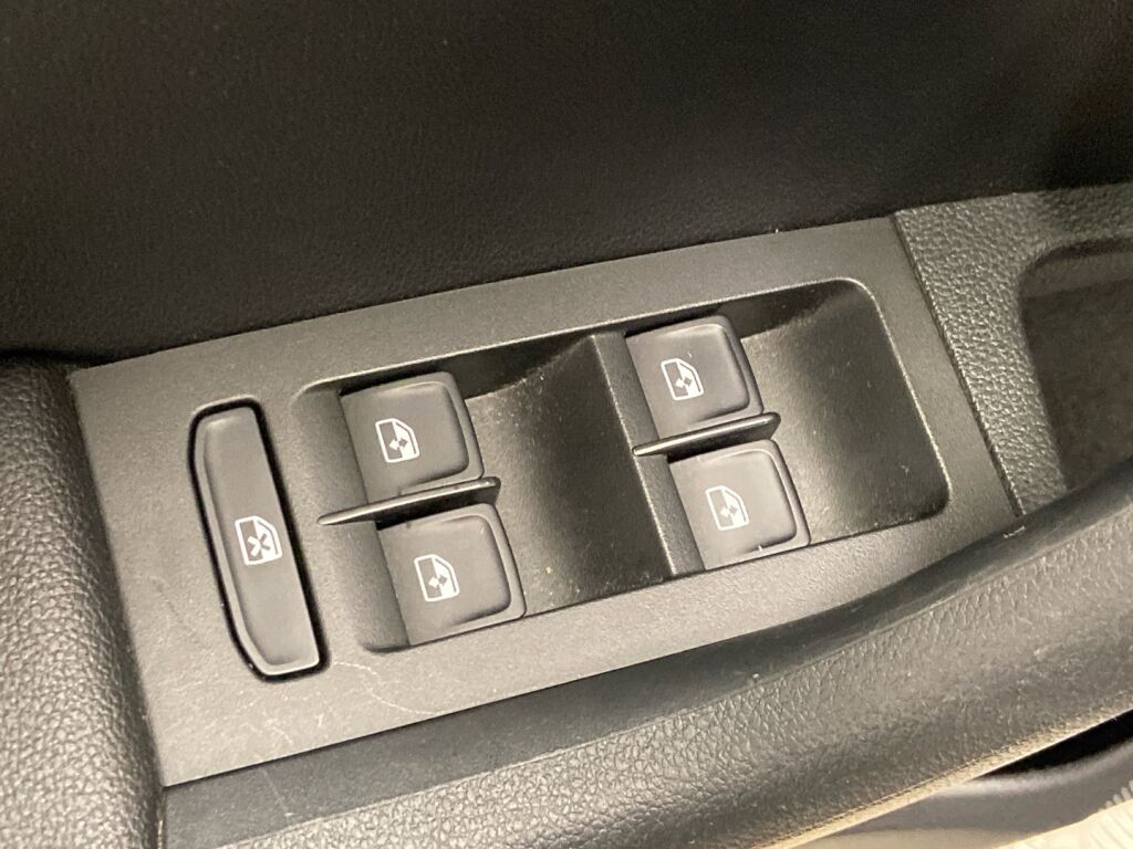 Skoda Octavia 2020 Musta