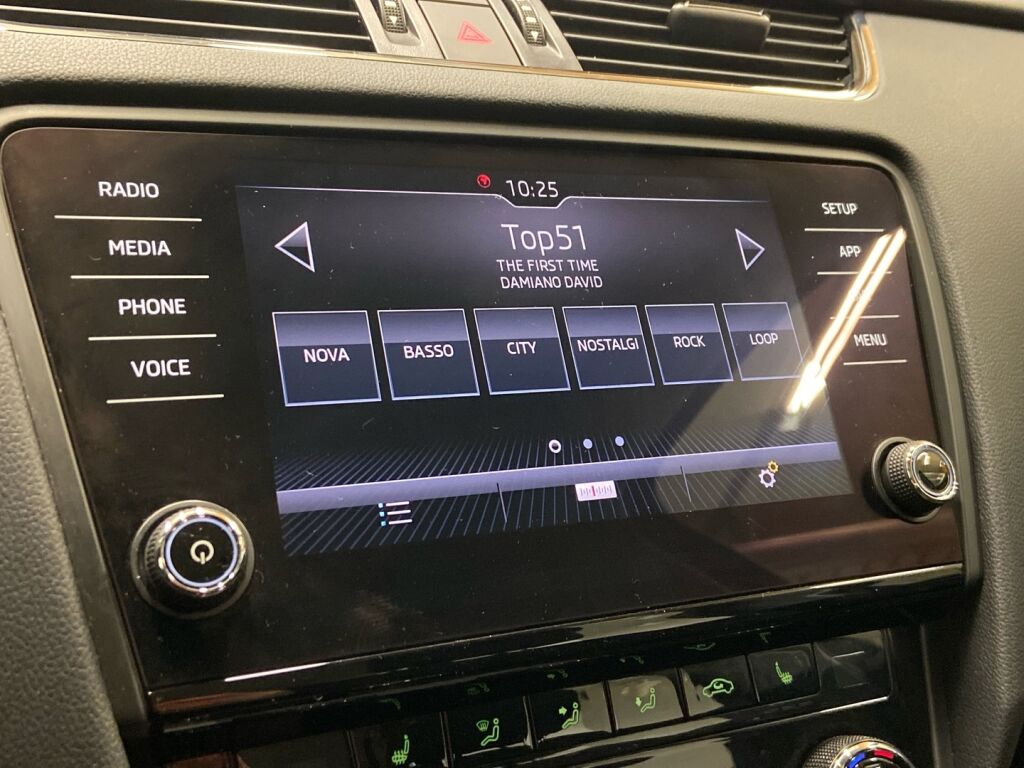 Skoda Octavia 2020 Musta