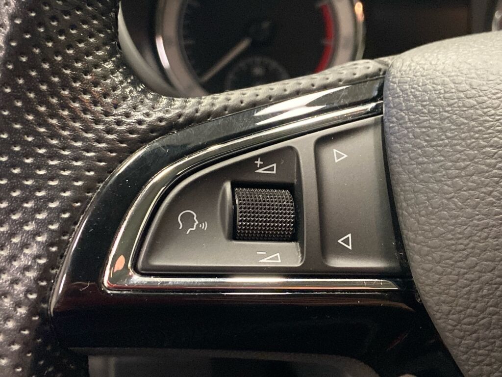 Skoda Octavia 2020 Musta