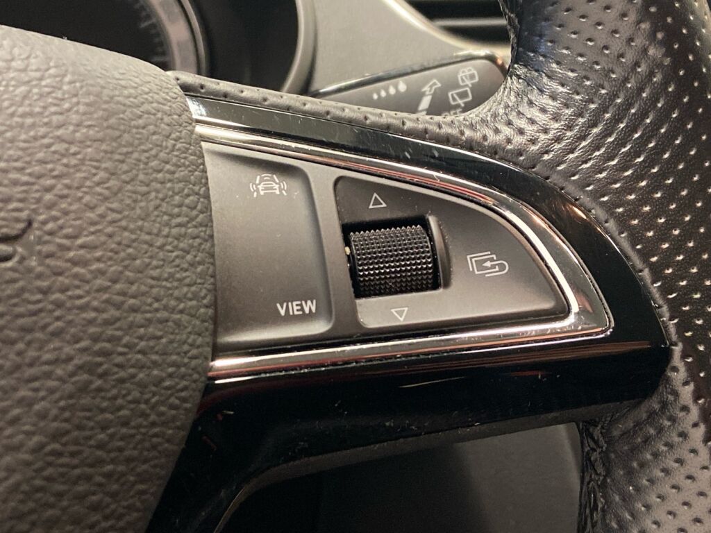 Skoda Octavia 2020 Musta