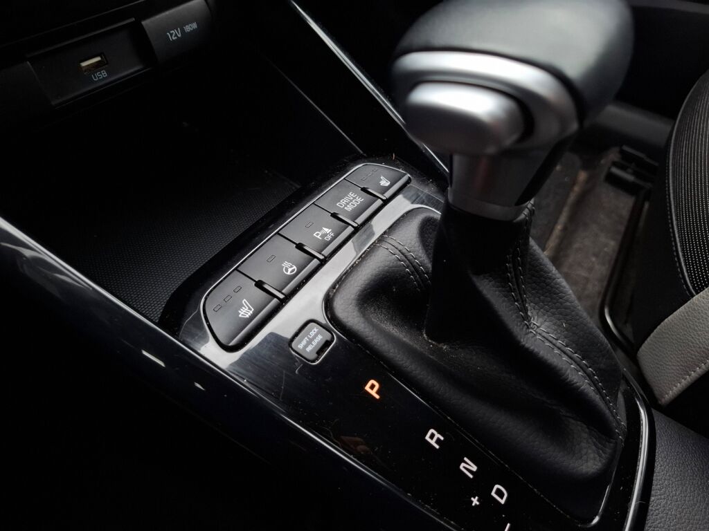 Kia Stonic 2023 Valkoinen