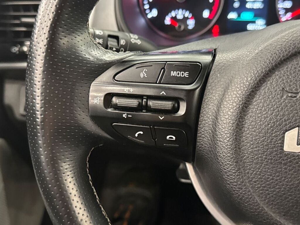 Kia Stonic 2023 Valkoinen