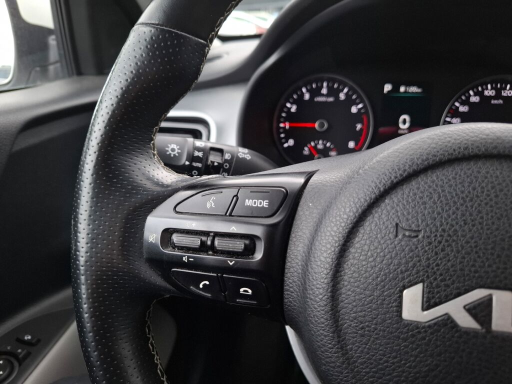 Kia Stonic 2023 Valkoinen