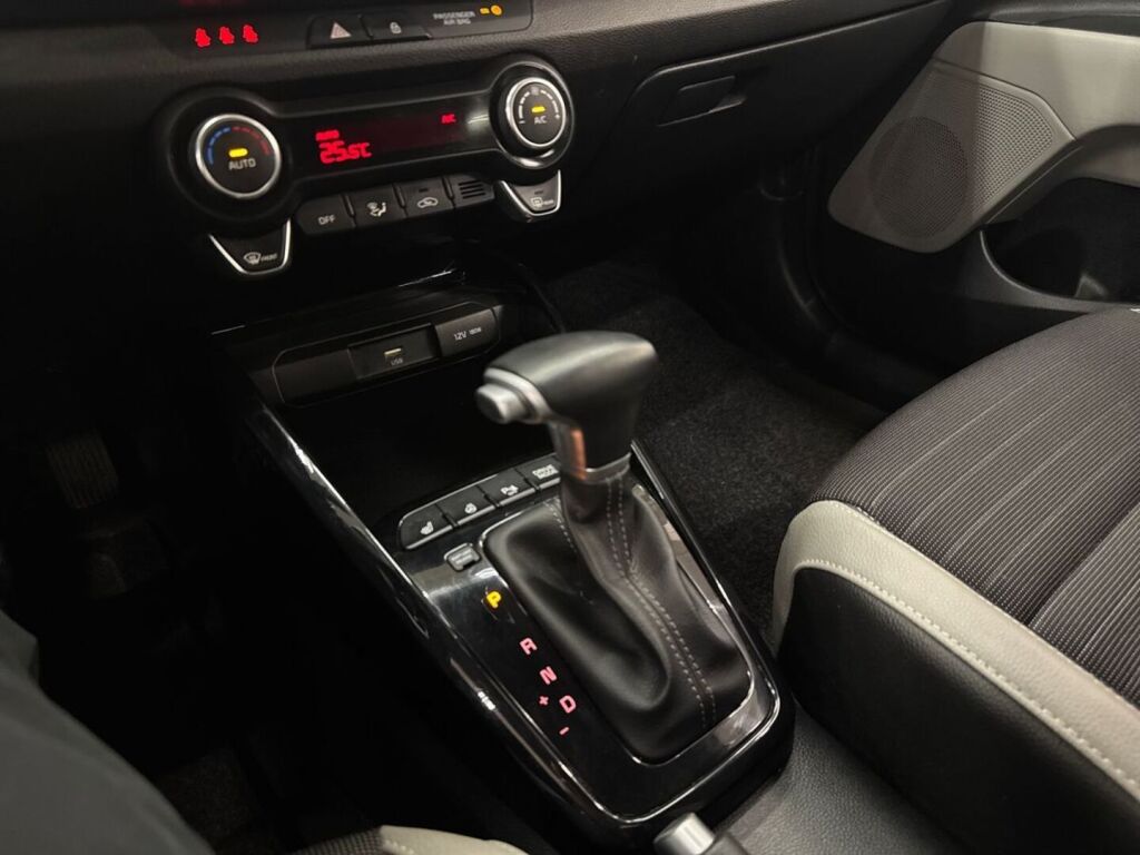 Kia Stonic 2023 Valkoinen