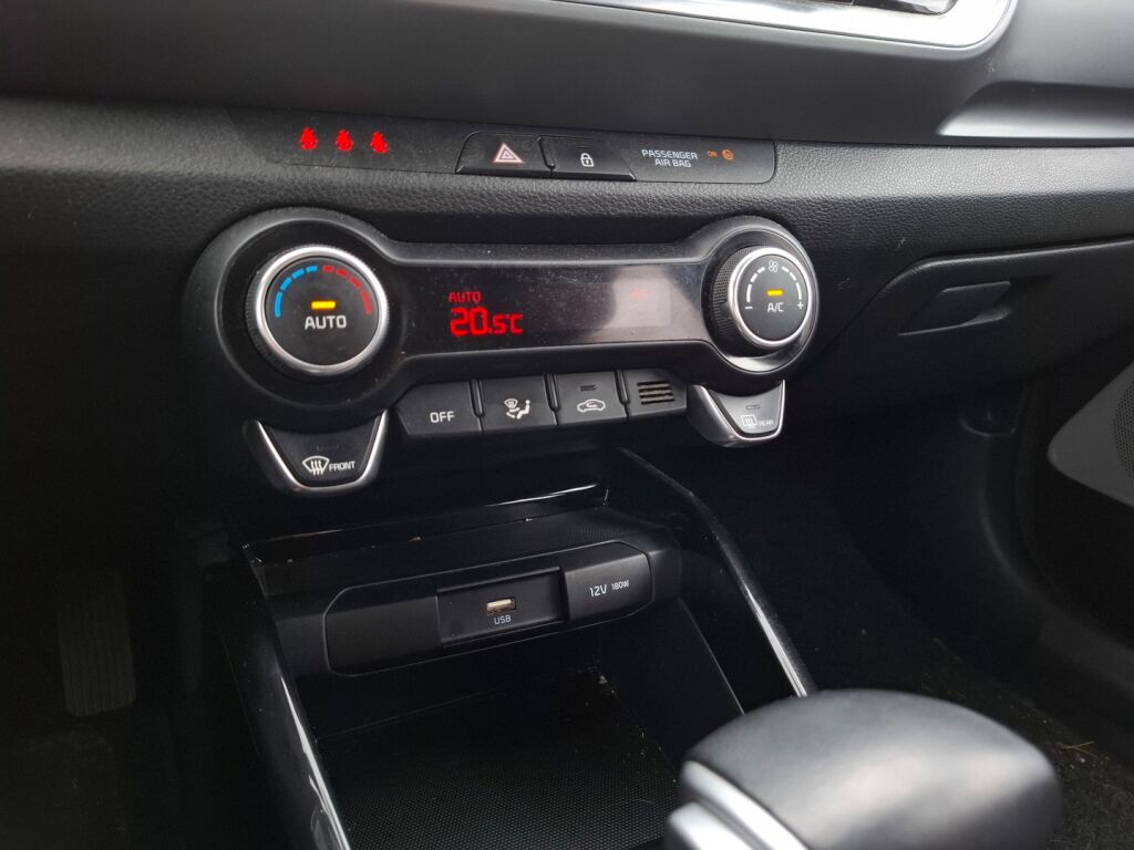 Kia Stonic 2023 Valkoinen