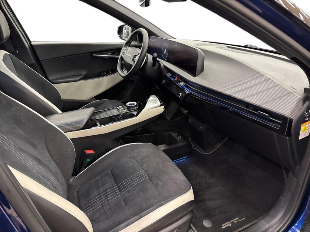 Kia EV6 2023 Sininen