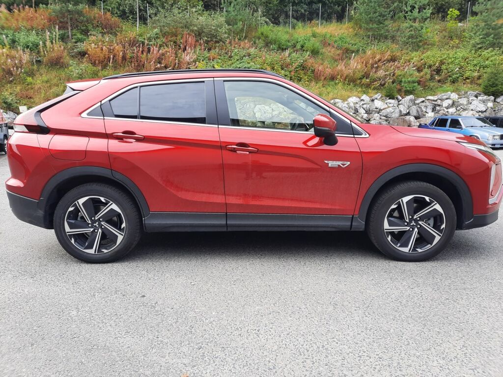 Mitsubishi Eclipse Cross 2023 Punainen