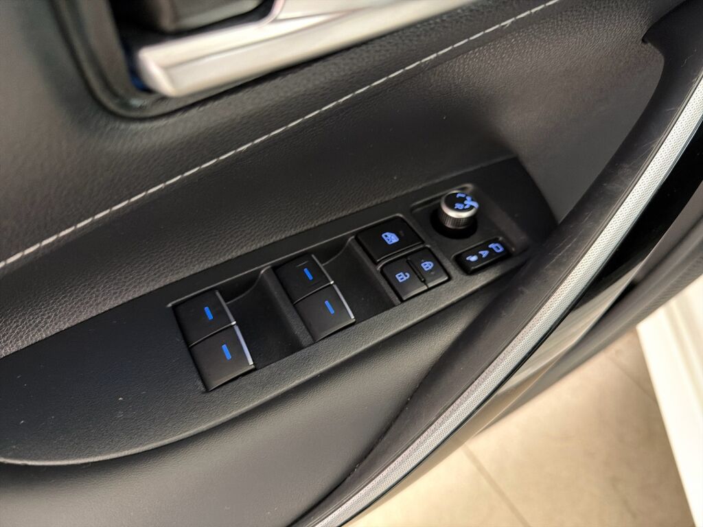 Toyota Corolla 2023 Valkoinen