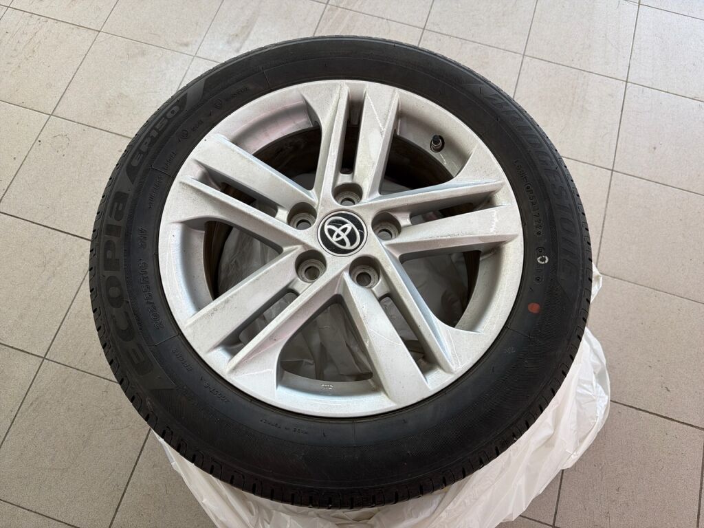 Toyota Corolla 2023 Valkoinen