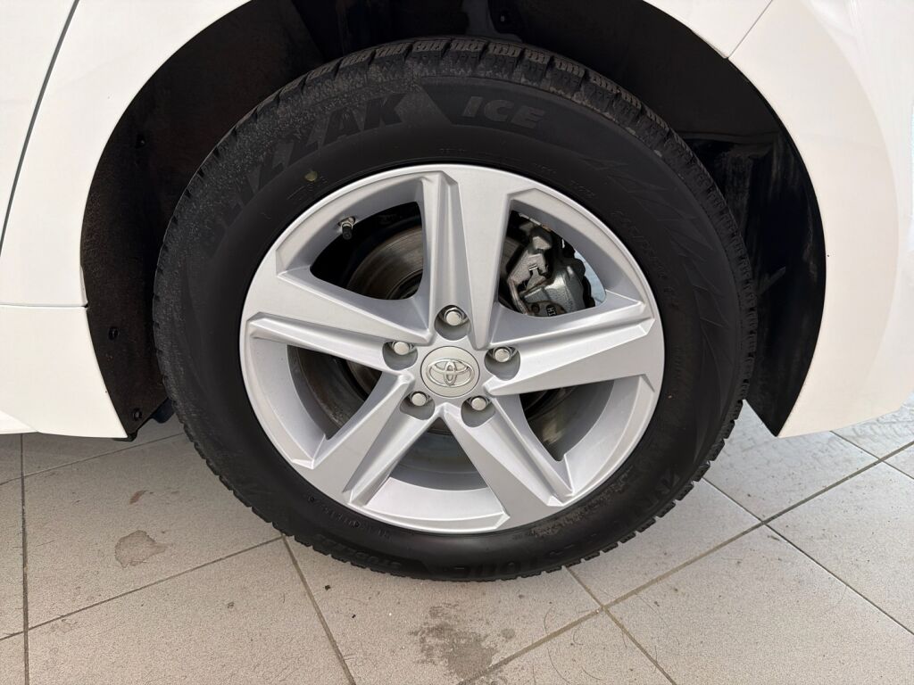 Toyota Corolla 2023 Valkoinen