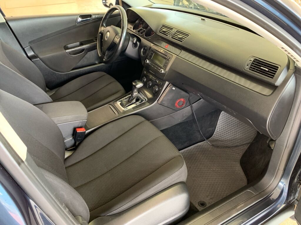 Volkswagen Passat 2006 Sininen