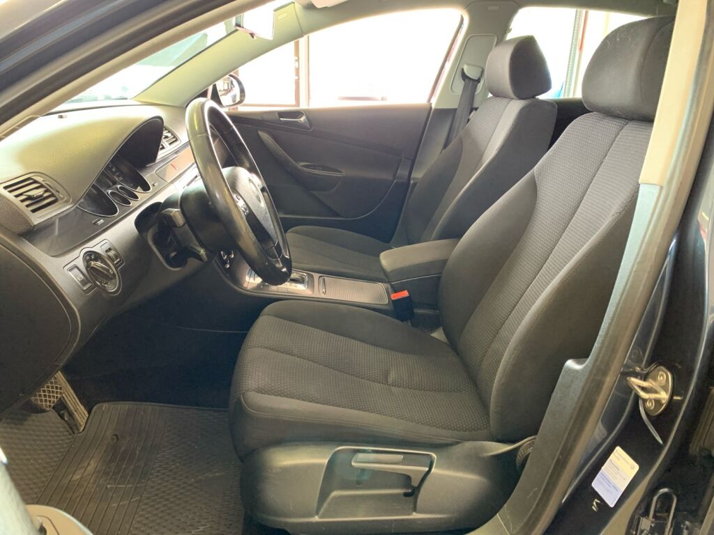 Volkswagen Passat 2006 Sininen
