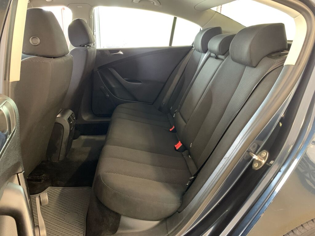 Volkswagen Passat 2006 Sininen