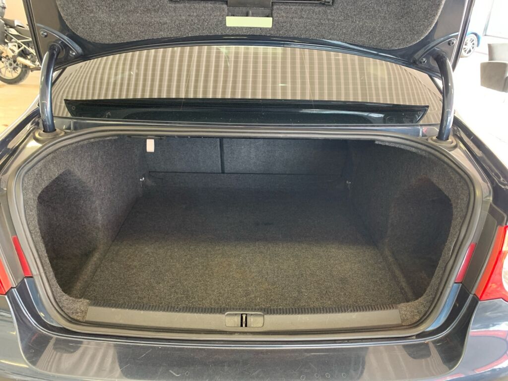 Volkswagen Passat 2006 Sininen