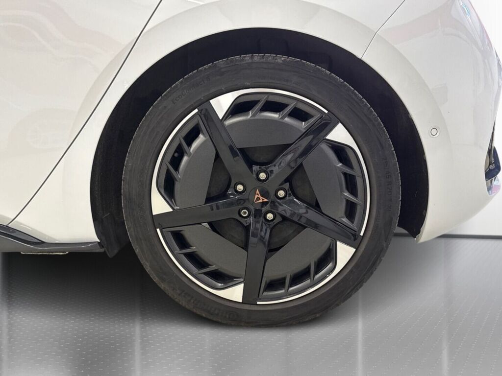 Cupra Born 2023 Valkoinen