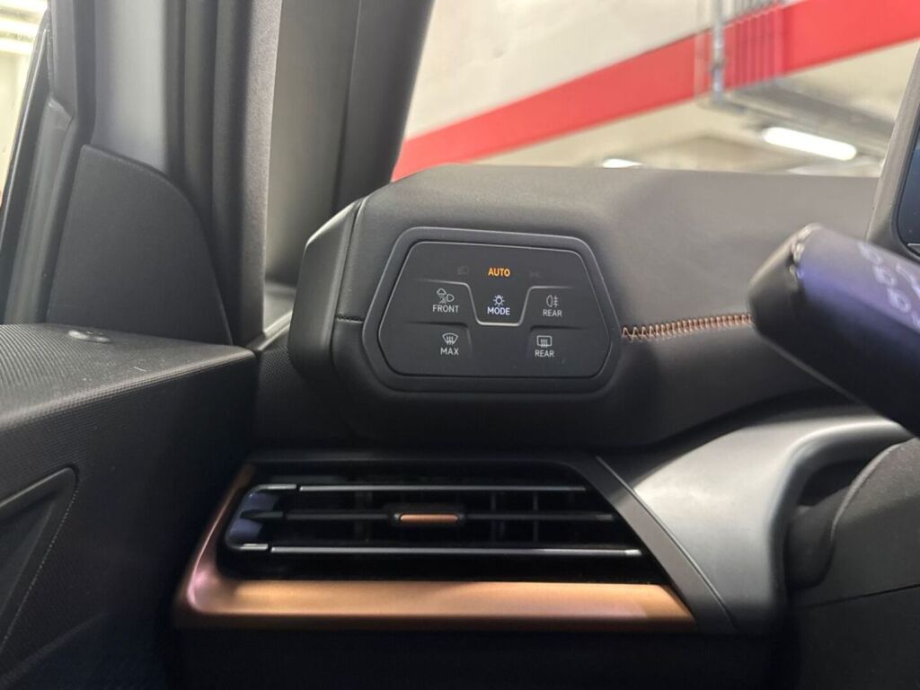 Cupra Born 2023 Valkoinen