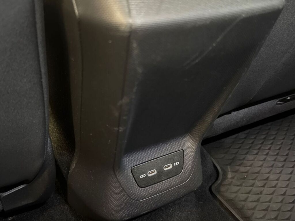 Cupra Born 2023 Valkoinen